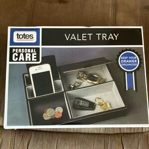 FINAL PRICE! BNWT Totes Valet Tray